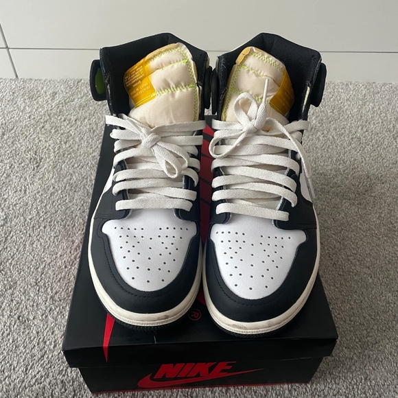 Jordan Retro 1 - Picture 2 of 6